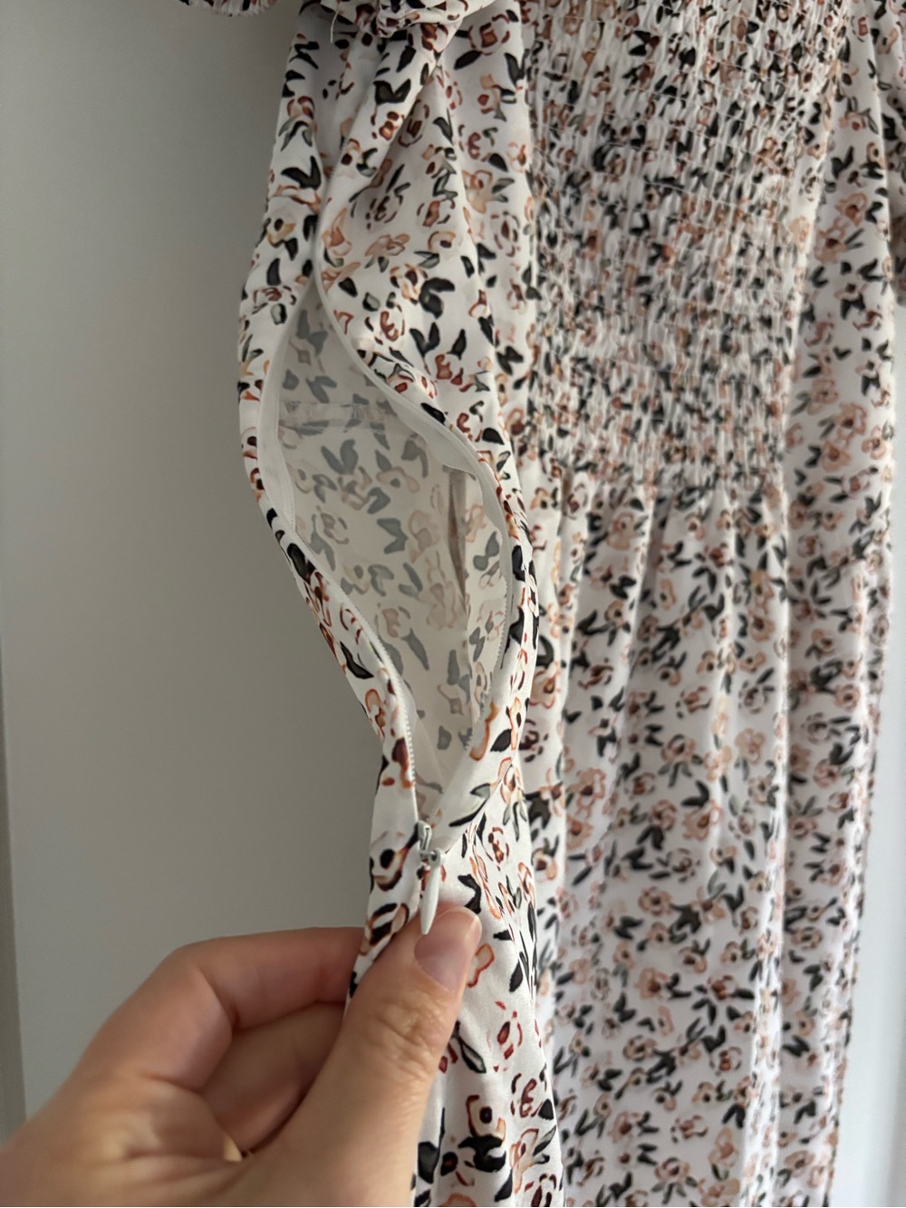 Floral Puff-Sleeve Midi Dress in Cream and Blush - Picture 4 of 4